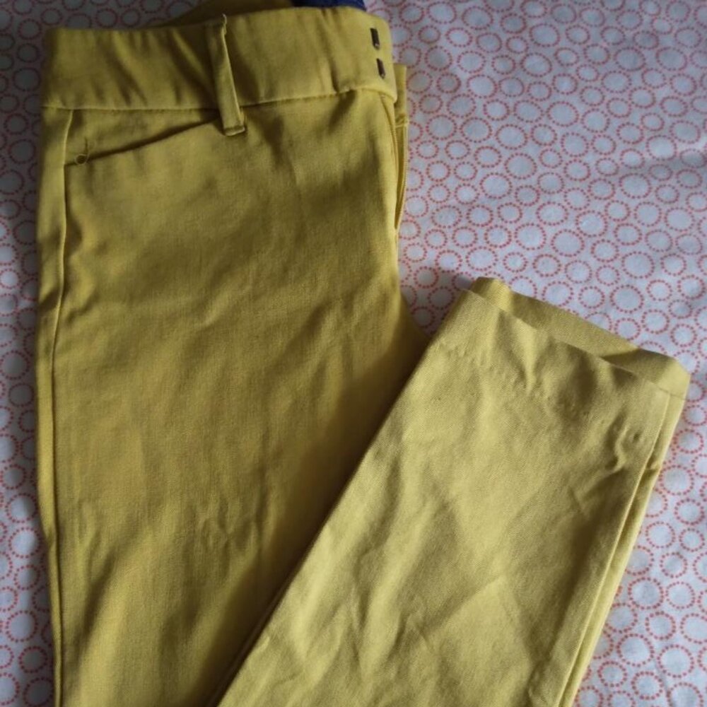 Old Navy Mid - Rise pants